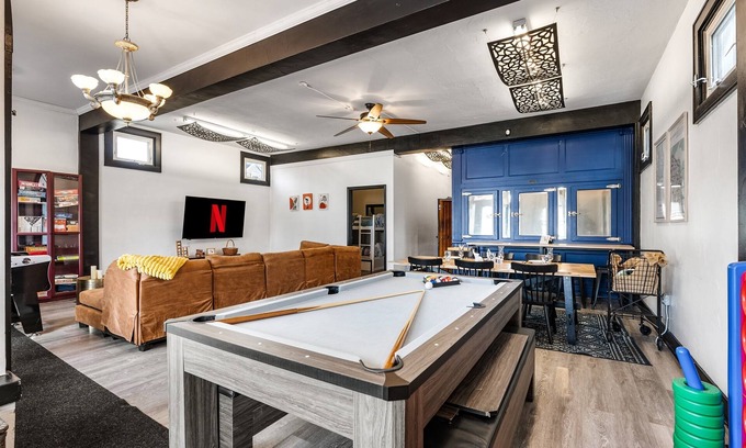 West Allis House | š¤Blue Storefront 2000sqft Sale Arcade, Pooltable, Foosball, State Fairš¤