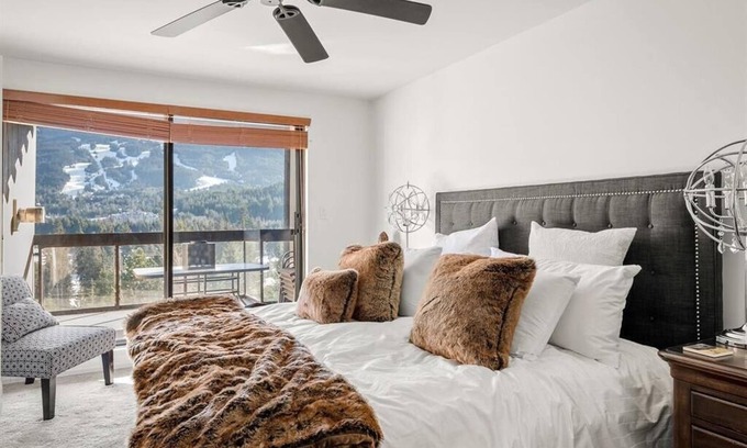 Blueberry Hill Apartment | Blueberry|2BDR Luxury|Pool & Hot Tub|Best Views