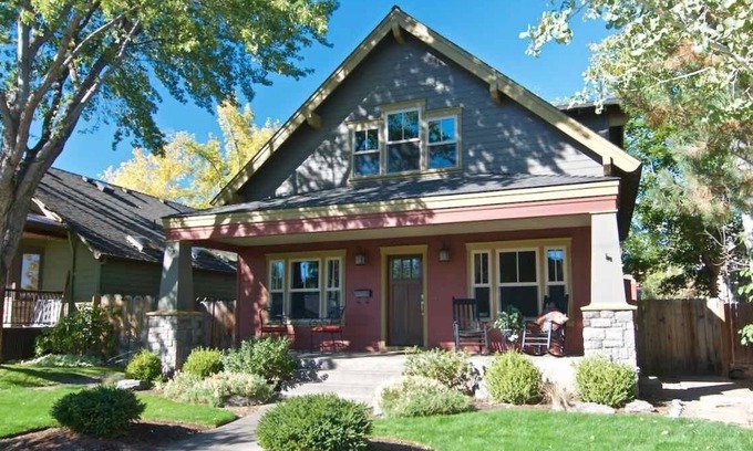 River West House | Bluebird Day - Harmon Park Bungalow