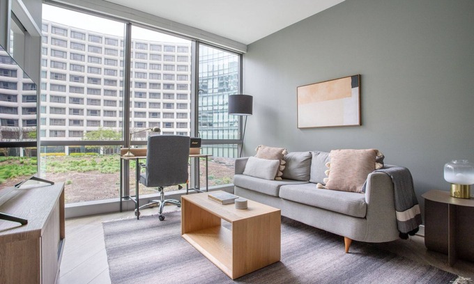 Dupont Circle Apartment | Blueground | Adams Morgan, rooftop, nr Dupont Circle