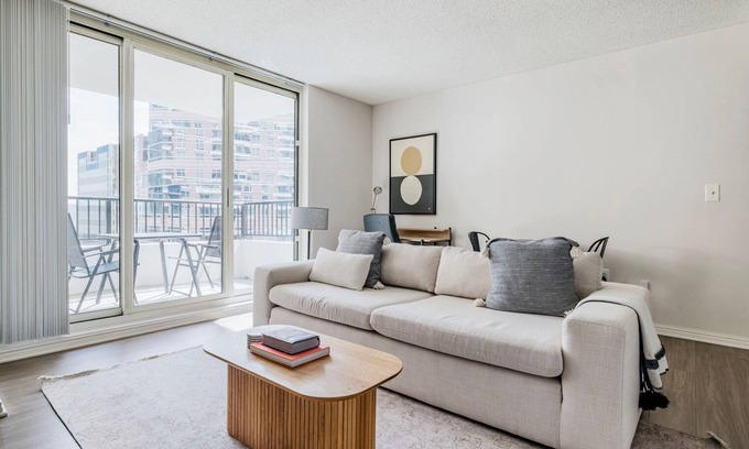 Ballston Apartment | Blueground | Ballston, pool, nr Arlington Cemetery