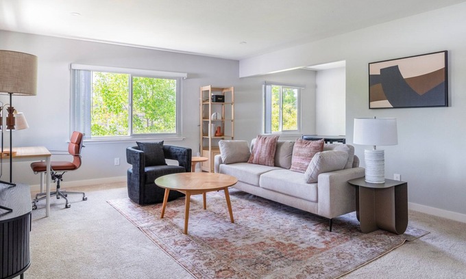 Downtown Apartment | Blueground | Downtown Menlo Park, view, nr Park