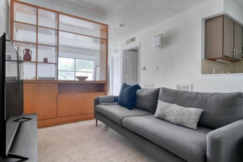 Gateway Apartment | Blueground Gateway gym pool near stadium ATX-241