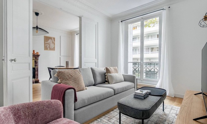Jardin des plantes Apartment | Blueground | Jardin des Plantes, nr gardens