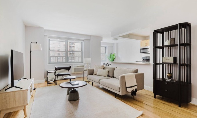 Manhattan Valley Apartment | Blueground | Manhattan Valley, AC, nr park