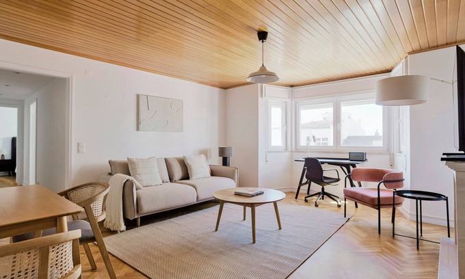 Parede Apartment | Blueground | Parede 2bd apartment