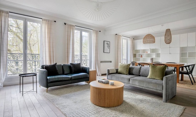 Quartier de Rochechouart Apartment | Blueground | Pigalle, nr restaurants & boutiques