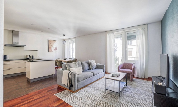 Alt-Wiedikon Apartment | Blueground | Wiedikon, balcony & w/d, nr market