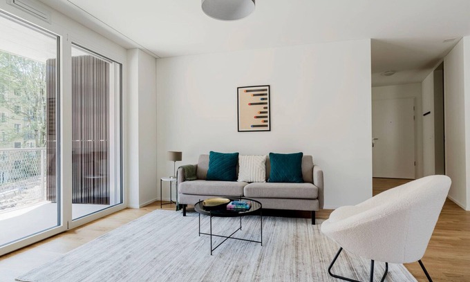 Alt-Wiedikon Apartment | Blueground | Wiedikon, balcony & w/d, nr market