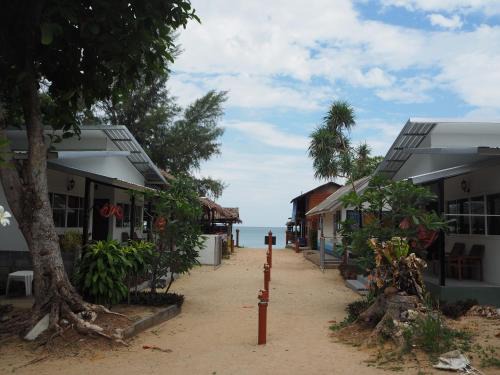 Ko Lanta House | Bluesky Beach Bungalows