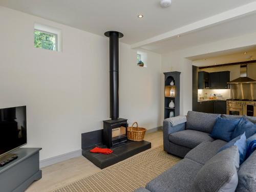 Louth House | Bluestone Cottage