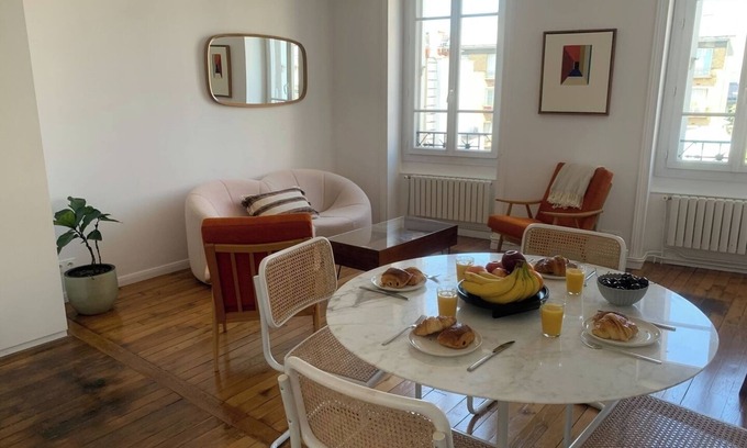 9th Arrondissement Apartment | BnBNook - Chic 2BR Flat Near Pigalle and Montmartre
