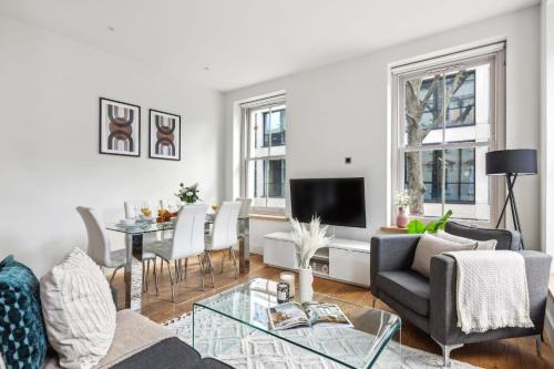 Fitzrovia Apartment | BnBNova - 3BR - Fitzrovia