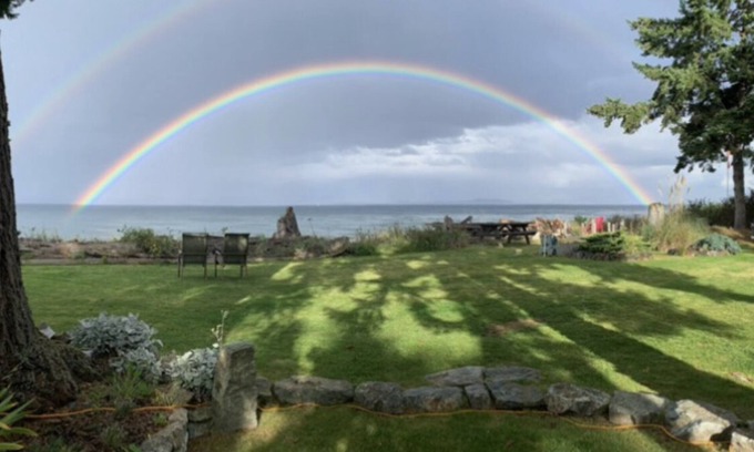 Regional District of Nanaimo Cabin | Board and Barrel on the Beach Private oceanfront 2 bedroom cabin with sauna