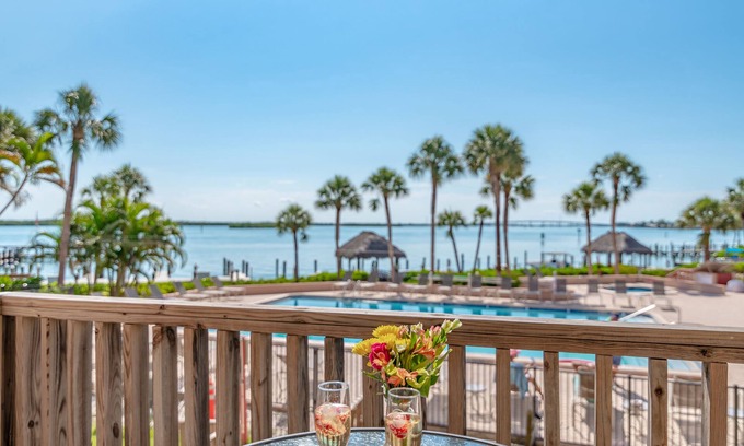Marco Island Condo | 🛥️ 👀 Boat Watchers Paradise ☀️ w a Side of Dolphins🐬
