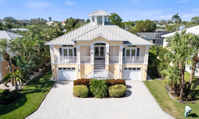 Serrano House | BOATER'S DREAM SINGLE FAMILY HOME FOR A VACATION GET-A-WAY OR FOR SEASON