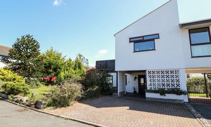Deganwy House | Boathouse