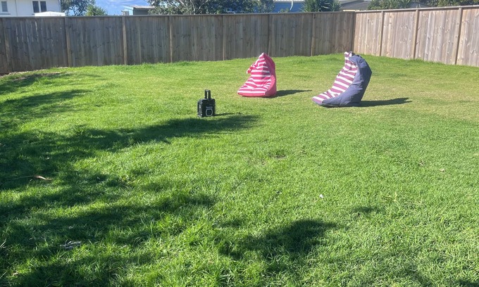 Whitianga Cabin | Boaties rest, safe parking. fenced yard, Walk to beach.