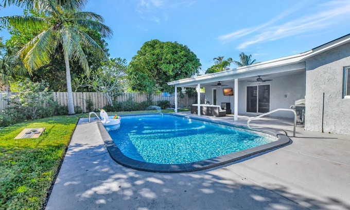 Boca Raton House | Boca Beauty - Stylish Home with Pool by RedAwning