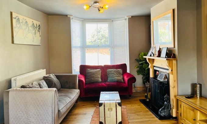 City Centre House | Bodhi Tree Cottage - Grove Road Cottages