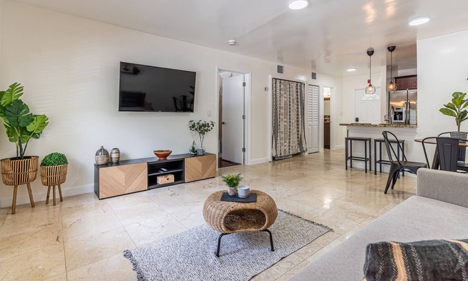 Pembroke Pines Apartment | Boho & Cozy 1 Bedroom Condo
