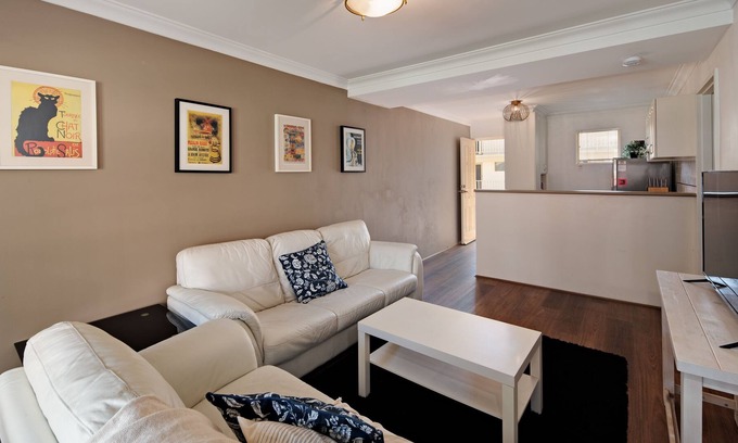 East Perth Apartment | Bonassola City Stop