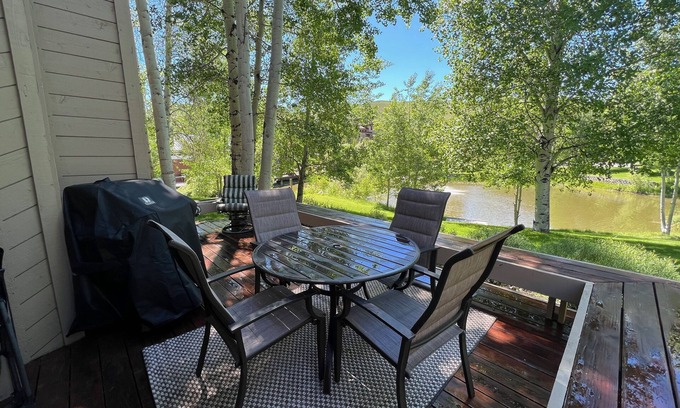 Elkhorn Village Condo | Bonne Vie 2247 Sunny & Spacious 4 Bedroom Condo in the Heart of Elkhorn Village