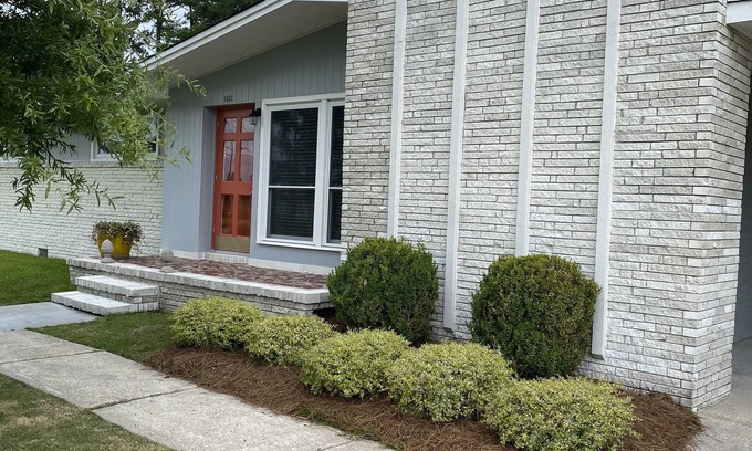 Jacksonville House | Bonnie On Clyde,nWhole house in beautiful neighborhood with private garden patio