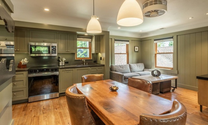 Homewood Cottage | Book Now for Fall! Newly Updated! Close to Lake and Ski! Community Fire Pit!