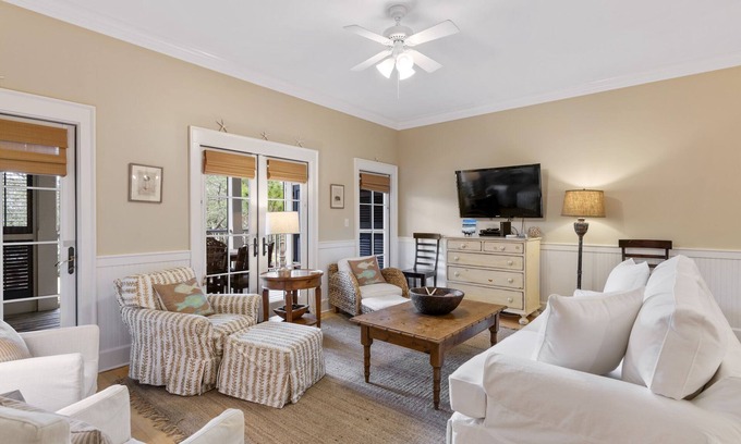 Watercolor Condo | Book Today for a Fall Getaway! Park District - Park View! 3 Adult Bikes! Central Location!
