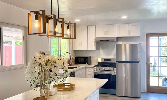 Clairemont Mesa East House | Book your stay for a unique blend of calm and city life in San Diego.