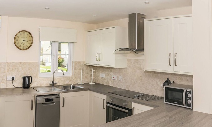 South Cerney House | Book your Summer Holiday now.!