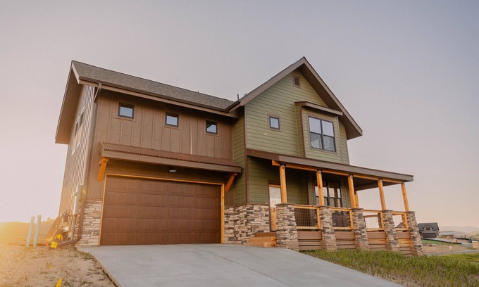 Grand Elk Ranch House | Book your summer trip! Hiking, biking, boating and shopping! Hot tub included!