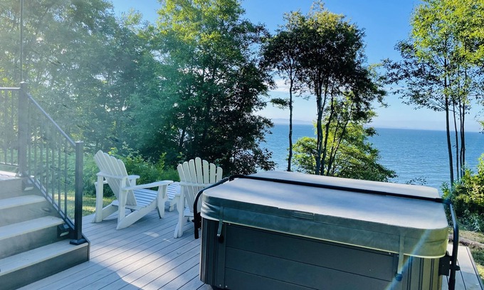 Port Angeles East House | Booking Fall Now! Gorgeous View Home, Beach and ODT + Hot Tub + Dog Friendly