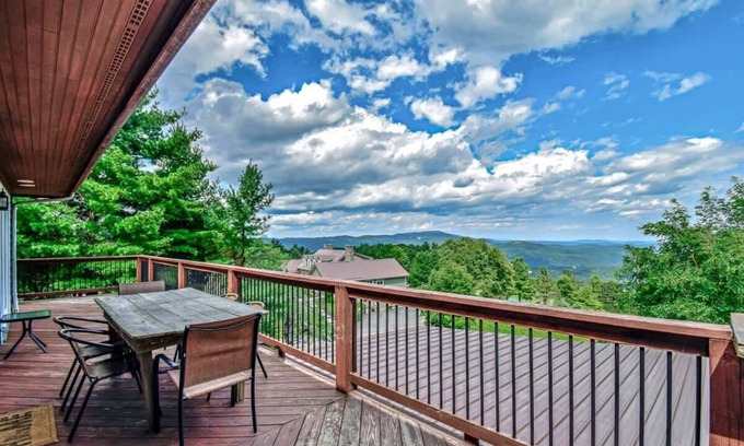 Boone House | Boone Mountain Getaway- Hot Tub, Firepit