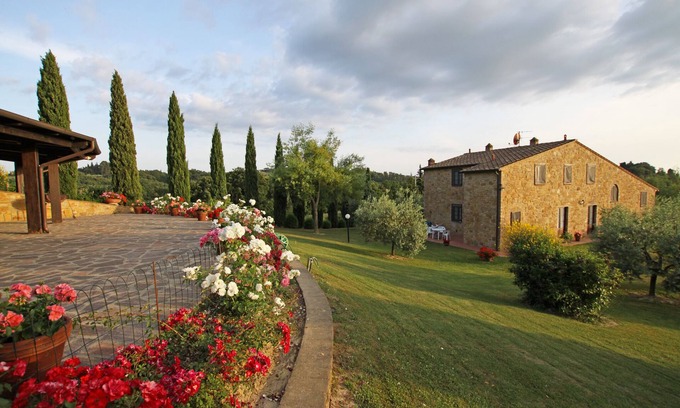 Montaione Apartment | Borgo Collelungo. Oasis of relaxation and relax.