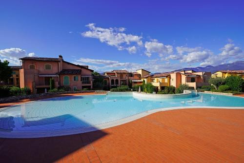 Manerba del Garda Apartment | Borgo Del Torchio - Gardagate