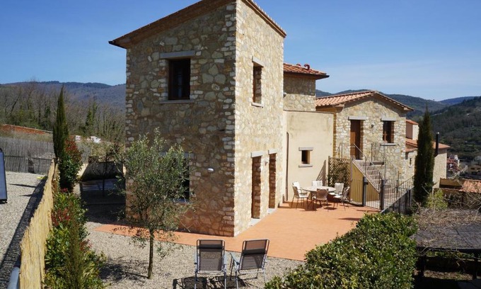 Gaiole in Chianti House | Borgo di Gaiole - Casa BD - apartment with a view & travel guide