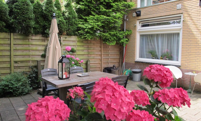 Erasmuspark Hotel | Bos en Lommer Apartments