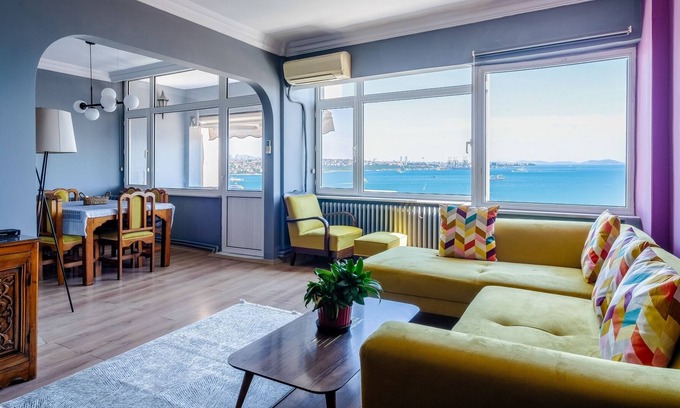 Kabatas Apartment | Bosphorus View Flat 5 min to Istiklal Street