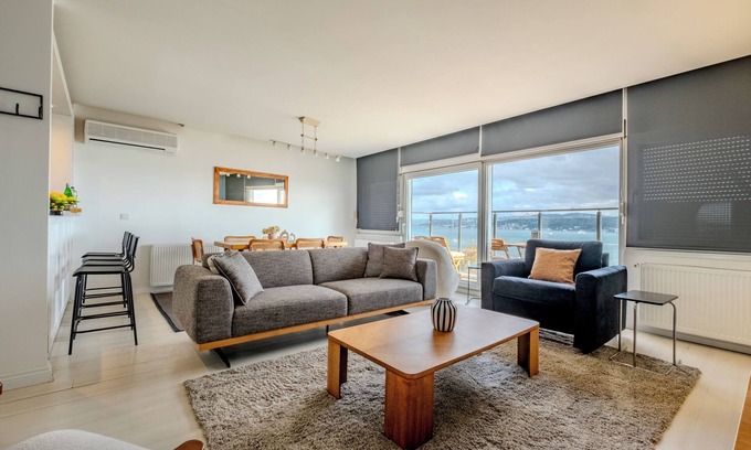 Kabatas Apartment | Bosphorus View: Spacious 3-bedroom apartment in lovely Istanbul with AC