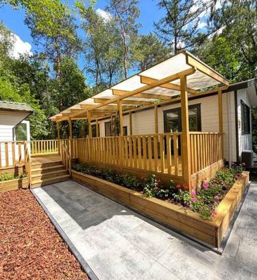 Municipality of Elburg Ski Chalet | Bosrijk chalet Veranda, Honden