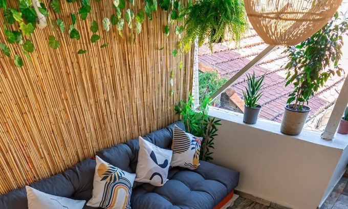 Balat Villa | Botanical House in Town Square