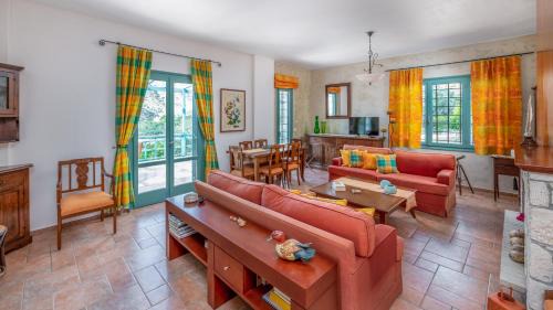 Fodele Villa | bougainvilla