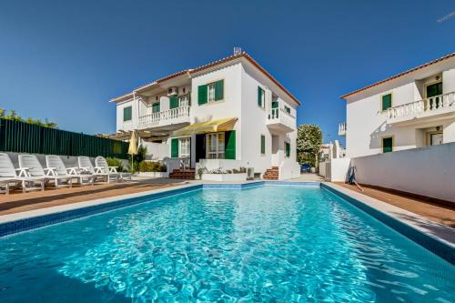 Altura Villa | Bougainvilleas Villa - Private Pool and Parking, Nearby Beach