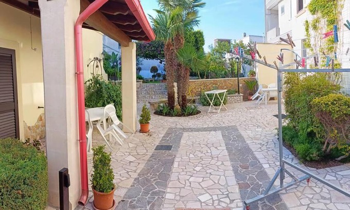 Giurdignano House | Bouganville, casa sul giardino vicino Otranto