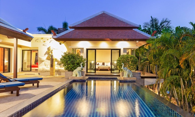 Nai Harn Villa | Boutique 3BR Pool Villa Bianca NaiHarn