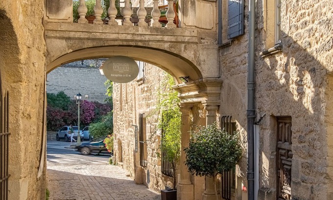 Uzes Hotel | Boutique Hôtel Entraigues