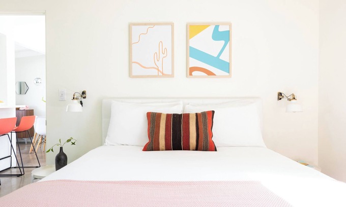 Tahquitz River Estates Hotel | Boutique Hotel w/Pool | The Wesley 1BDR Suite