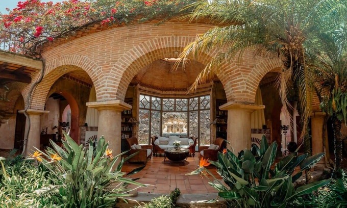 Antigua Guatemala Bed & Breakfast | Boutique Jazmin Stay, Pool in Antigua